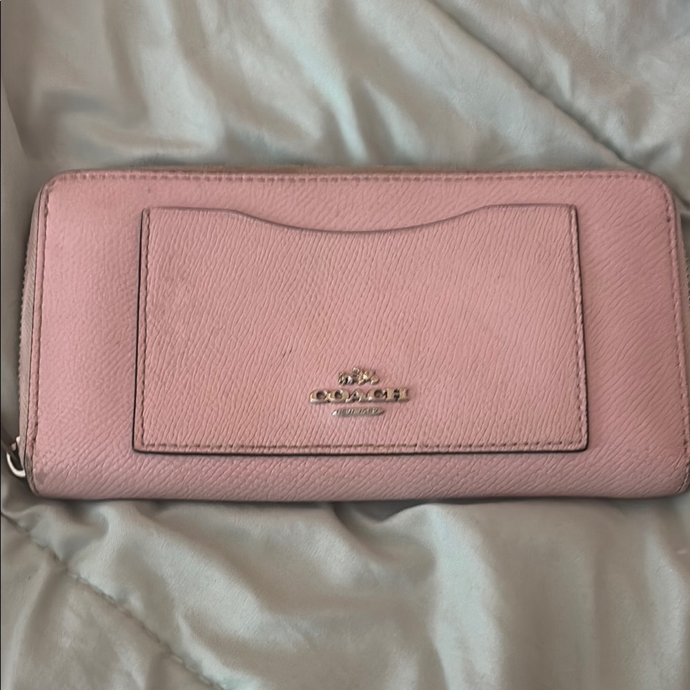 Coach Pink Women's Wallet (vintage)